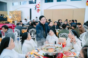 Hình ảnh: Thánh lễ Tạ ơn, cắt băng khánh thành và làm phép Ngôi Nhà mới Tu xá Thánh Giuse Thái Bình