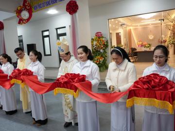 Hình ảnh: Thánh lễ Tạ ơn, cắt băng khánh thành và làm phép Ngôi Nhà mới Tu xá Thánh Giuse Thái Bình