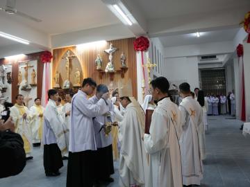 Hình ảnh: Thánh lễ Tạ ơn, cắt băng khánh thành và làm phép Ngôi Nhà mới Tu xá Thánh Giuse Thái Bình