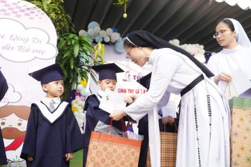 Hình ảnh: Thánh lễ Bế giảng Năm học, Lễ Ra trường và mừng ngày Quốc tế Thiếu Nhi năm 2026 | Mầm Non Tư Thục Bình Minh