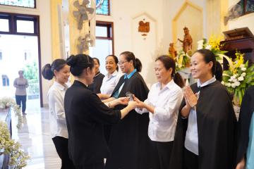 Chùm hình ảnh số 1: Thánh lễ Tạ ơn, Nghi thức Khấn Dòng và mừng Ngân khánh Khấn Dòng năm 2026 (1)