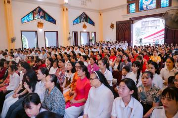 Chùm hình ảnh số 1: Thánh lễ Tạ ơn, Nghi thức Khấn Dòng và mừng Ngân khánh Khấn Dòng năm 2026 (1)