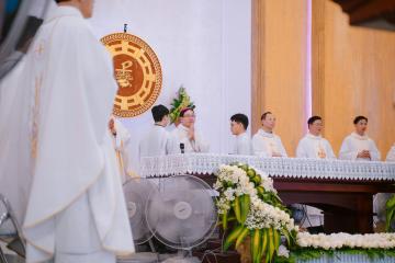 Chùm hình ảnh số 1: Thánh lễ Tạ ơn, Nghi thức Khấn Dòng và mừng Ngân khánh Khấn Dòng năm 2026 (1)