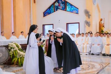 Chùm Hình ảnh số 2: Thánh lễ Tạ ơn, Nghi thức Khấn Dòng và mừng Ngân khánh Khấn Dòng năm 2026 (2)