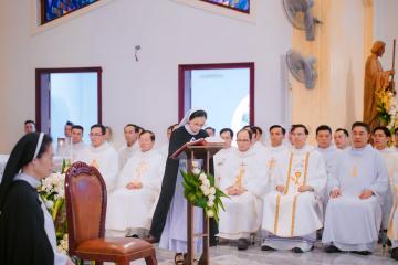 Chùm Hình ảnh số 2: Thánh lễ Tạ ơn, Nghi thức Khấn Dòng và mừng Ngân khánh Khấn Dòng năm 2026 (2)