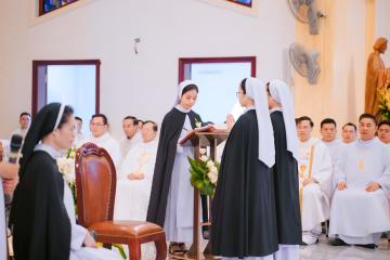 Chùm Hình ảnh số 2: Thánh lễ Tạ ơn, Nghi thức Khấn Dòng và mừng Ngân khánh Khấn Dòng năm 2026 (2)