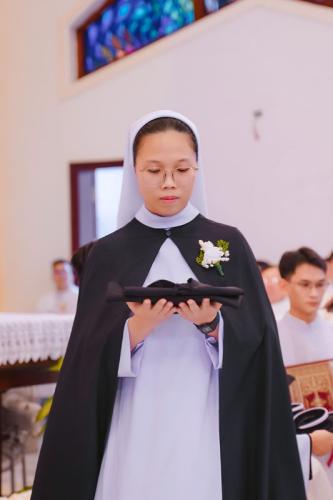 Chùm Hình ảnh số 2: Thánh lễ Tạ ơn, Nghi thức Khấn Dòng và mừng Ngân khánh Khấn Dòng năm 2026 (2)