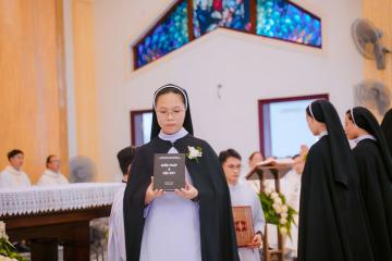 Chùm Hình ảnh số 2: Thánh lễ Tạ ơn, Nghi thức Khấn Dòng và mừng Ngân khánh Khấn Dòng năm 2026 (2)