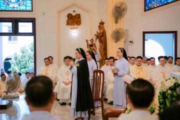 Chùm Hình ảnh số 2: Thánh lễ Tạ ơn, Nghi thức Khấn Dòng và mừng Ngân khánh Khấn Dòng năm 2026 (2)