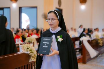 Chùm Hình ảnh số 2: Thánh lễ Tạ ơn, Nghi thức Khấn Dòng và mừng Ngân khánh Khấn Dòng năm 2026 (2)