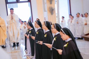 Chùm Hình ảnh số 3: Thánh lễ Tạ ơn, Nghi thức Khấn Dòng và mừng Ngân khánh Khấn Dòng năm 2026 (3)