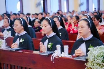Chùm Hình ảnh số 3: Thánh lễ Tạ ơn, Nghi thức Khấn Dòng và mừng Ngân khánh Khấn Dòng năm 2026 (3)
