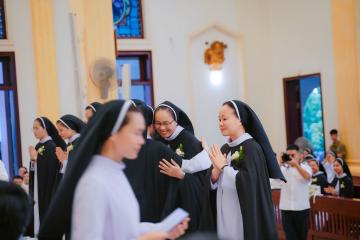 Chùm Hình ảnh số 3: Thánh lễ Tạ ơn, Nghi thức Khấn Dòng và mừng Ngân khánh Khấn Dòng năm 2026 (3)