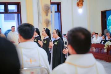 Chùm Hình ảnh số 3: Thánh lễ Tạ ơn, Nghi thức Khấn Dòng và mừng Ngân khánh Khấn Dòng năm 2026 (3)