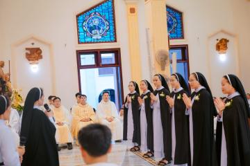 Chùm Hình ảnh số 3: Thánh lễ Tạ ơn, Nghi thức Khấn Dòng và mừng Ngân khánh Khấn Dòng năm 2026 (3)