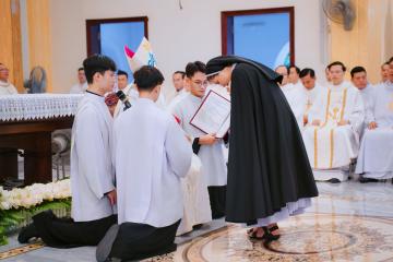 Chùm Hình ảnh số 3: Thánh lễ Tạ ơn, Nghi thức Khấn Dòng và mừng Ngân khánh Khấn Dòng năm 2026 (3)