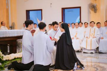 Chùm Hình ảnh số 3: Thánh lễ Tạ ơn, Nghi thức Khấn Dòng và mừng Ngân khánh Khấn Dòng năm 2026 (3)