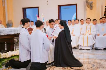 Chùm Hình ảnh số 3: Thánh lễ Tạ ơn, Nghi thức Khấn Dòng và mừng Ngân khánh Khấn Dòng năm 2026 (3)