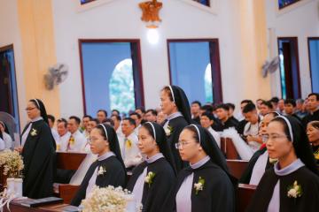 Chùm Hình ảnh số 3: Thánh lễ Tạ ơn, Nghi thức Khấn Dòng và mừng Ngân khánh Khấn Dòng năm 2026 (3)