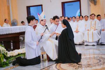 Chùm Hình ảnh số 3: Thánh lễ Tạ ơn, Nghi thức Khấn Dòng và mừng Ngân khánh Khấn Dòng năm 2026 (3)