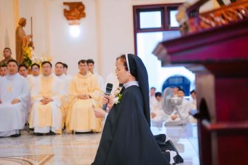 Chùm Hình ảnh số 3: Thánh lễ Tạ ơn, Nghi thức Khấn Dòng và mừng Ngân khánh Khấn Dòng năm 2026 (3)