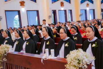 Chùm Hình ảnh số 3: Thánh lễ Tạ ơn, Nghi thức Khấn Dòng và mừng Ngân khánh Khấn Dòng năm 2026 (3)