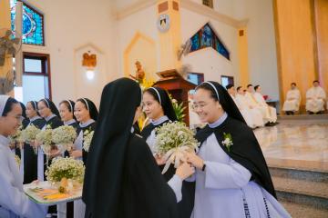 Chùm Hình ảnh số 3: Thánh lễ Tạ ơn, Nghi thức Khấn Dòng và mừng Ngân khánh Khấn Dòng năm 2026 (3)