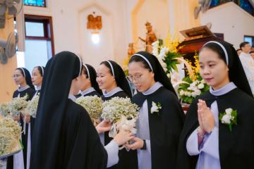 Chùm Hình ảnh số 3: Thánh lễ Tạ ơn, Nghi thức Khấn Dòng và mừng Ngân khánh Khấn Dòng năm 2026 (3)
