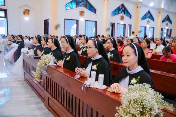 Chùm Hình ảnh số 3: Thánh lễ Tạ ơn, Nghi thức Khấn Dòng và mừng Ngân khánh Khấn Dòng năm 2026 (3)