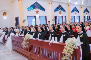 Chùm Hình ảnh số 3: Thánh lễ Tạ ơn, Nghi thức Khấn Dòng và mừng Ngân khánh Khấn Dòng năm 2026 (3)