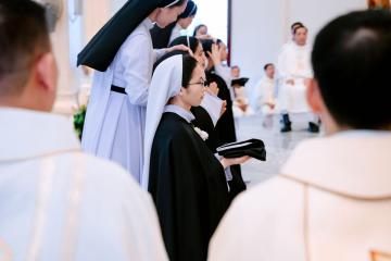 Chùm Hình ảnh số 4: Thánh lễ Tạ ơn, Nghi thức Khấn Dòng và mừng Ngân khánh Khấn Dòng năm 2026 (4)