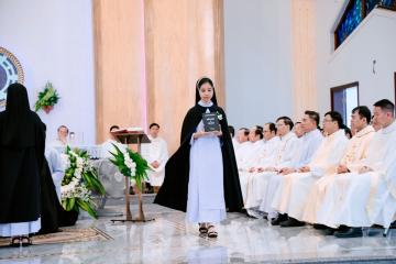 Chùm Hình ảnh số 4: Thánh lễ Tạ ơn, Nghi thức Khấn Dòng và mừng Ngân khánh Khấn Dòng năm 2026 (4)
