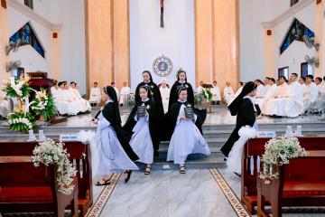 Chùm Hình ảnh số 4: Thánh lễ Tạ ơn, Nghi thức Khấn Dòng và mừng Ngân khánh Khấn Dòng năm 2026 (4)