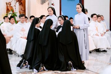 Chùm Hình ảnh số 4: Thánh lễ Tạ ơn, Nghi thức Khấn Dòng và mừng Ngân khánh Khấn Dòng năm 2026 (4)