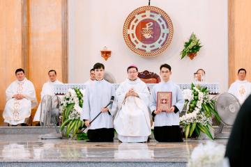 Chùm Hình ảnh số 5: Thánh lễ Tạ ơn, Nghi thức Khấn Dòng và mừng Ngân khánh Khấn Dòng năm 2026 (5)