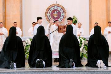 Chùm Hình ảnh số 5: Thánh lễ Tạ ơn, Nghi thức Khấn Dòng và mừng Ngân khánh Khấn Dòng năm 2026 (5)