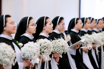 Chùm Hình ảnh số 5: Thánh lễ Tạ ơn, Nghi thức Khấn Dòng và mừng Ngân khánh Khấn Dòng năm 2026 (5)