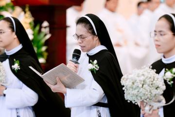 Chùm Hình ảnh số 5: Thánh lễ Tạ ơn, Nghi thức Khấn Dòng và mừng Ngân khánh Khấn Dòng năm 2026 (5)