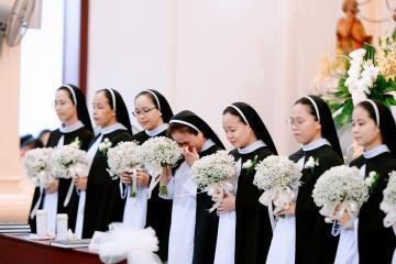 Chùm Hình ảnh số 5: Thánh lễ Tạ ơn, Nghi thức Khấn Dòng và mừng Ngân khánh Khấn Dòng năm 2026 (5)