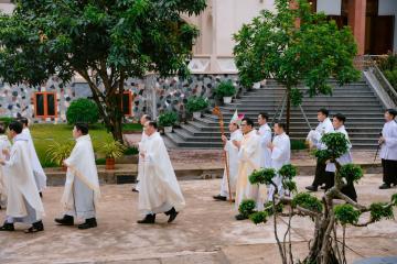 Chùm Hình ảnh số 6: Thánh lễ Tạ ơn, Nghi thức Khấn Dòng và mừng Ngân khánh Khấn Dòng năm 2026 (6)