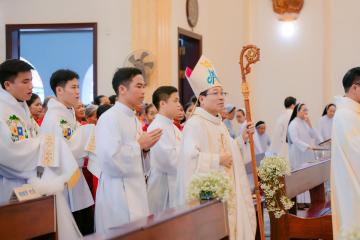 Chùm Hình ảnh số 6: Thánh lễ Tạ ơn, Nghi thức Khấn Dòng và mừng Ngân khánh Khấn Dòng năm 2026 (6)
