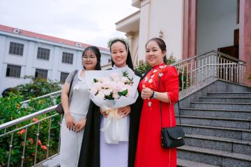 Chùm Hình ảnh số 6: Thánh lễ Tạ ơn, Nghi thức Khấn Dòng và mừng Ngân khánh Khấn Dòng năm 2026 (6)