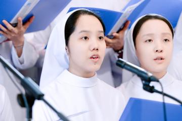Chùm Hình ảnh số 6: Thánh lễ Tạ ơn, Nghi thức Khấn Dòng và mừng Ngân khánh Khấn Dòng năm 2026 (6)