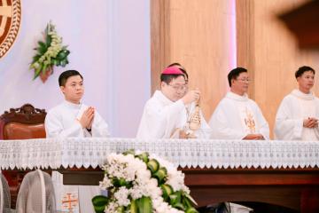 Chùm Hình ảnh số 7: Thánh lễ Tạ ơn, Nghi thức Khấn Dòng và mừng Ngân khánh Khấn Dòng năm 2026 (7)