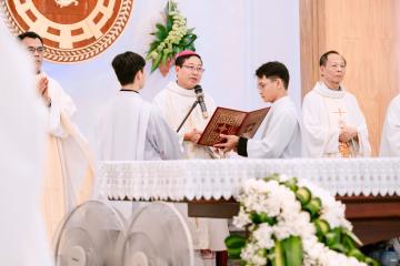Chùm Hình ảnh số 7: Thánh lễ Tạ ơn, Nghi thức Khấn Dòng và mừng Ngân khánh Khấn Dòng năm 2026 (7)