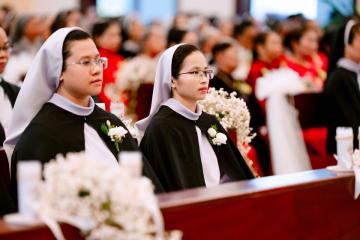 Chùm Hình ảnh số 7: Thánh lễ Tạ ơn, Nghi thức Khấn Dòng và mừng Ngân khánh Khấn Dòng năm 2026 (7)