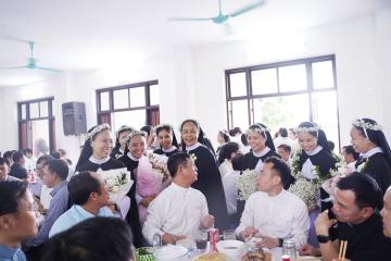 Chùm Hình ảnh số 8: Thánh lễ Tạ ơn, Nghi thức Khấn Dòng và mừng Ngân khánh Khấn Dòng năm 2026 (8)