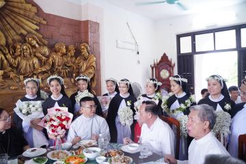 Chùm Hình ảnh số 8: Thánh lễ Tạ ơn, Nghi thức Khấn Dòng và mừng Ngân khánh Khấn Dòng năm 2026 (8)