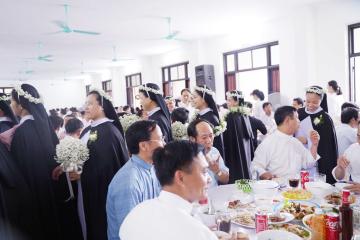 Chùm Hình ảnh số 8: Thánh lễ Tạ ơn, Nghi thức Khấn Dòng và mừng Ngân khánh Khấn Dòng năm 2026 (8)