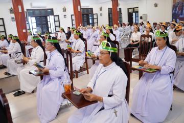Hình ảnh 1: Cuộc thi Chung kết Tìm hiểu Tin mừng Mát thêu